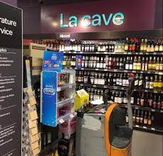 Une Bonne Idee De Cross Merchandising Groceries Grandedistribution Jebosseengrandedistribution Grocery Supermarket Supermarche Ret Durex Jukebox