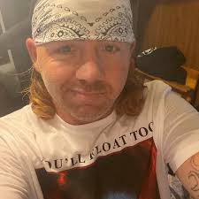 Duck Dynasty" star Jason Silas Robertson, who y'all know as Jase, turns 56  today! 🦆 🎉 Jase is one of Phil and Kay Robertson's four sons. He and his  wife, Missy, now