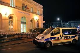 40 likes · 2 talking about this · 172 were here. Nimes Le Corps D Une Femme Decouvert Dans Un Canape Convertible