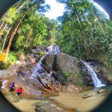 A popular attraction for the locals, but relatively unknown with tourists. Waterfalls Near Kuala Lumpur Jet Lagged Mama