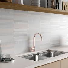Hoje, a leroy merlin brasil possui 45 lojas distribuídas em 11 estados brasileiros e o distrito federal. Detalle Brick Gradient Blanco Cocina Azulejos Cocinas Leroy Merlin Gres Porcelanico