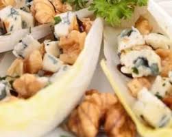 Recette De Navettes D Endives Croq Kilos Aux Pommes Noix Et Roquefort Recette Recettes De Cuisine Cuisson Des Aliments Recette