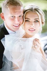 Задоволений зінченко по закінченню зустрічі зі. Vpershe Druzhina Futbolista Oleksandra Zinchenka Vidverto Rozpovila Pro Nyuansi Yihnogo Vesillya