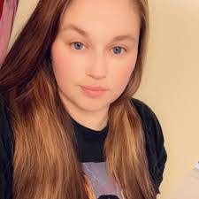 Elise Kincaid's Instagram, Twitter & Facebook