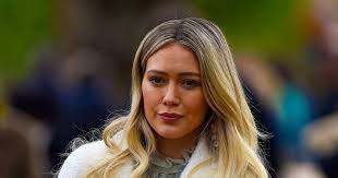 Disney+ is putting the kibosh on the lizzie mcguire reboot. Lizzie Mcguire Reboot Cancelled Says Hilary Duff