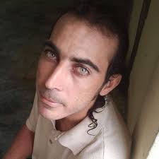 El intérprete de “Mami yo quisiera” colgó un video a su cuenta de Instagram  en el que le hacía la entrega de una yipeta blanca y de un televisor de 40  pulgadas. #