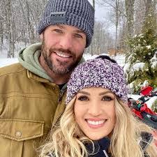 Ellie Connell's Instagram, Twitter & Facebook