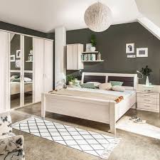 Your goal is to explode all of them before they reach your position because, yes, they approach you and you'll have to be cautious and aim perfectly to complete. Schlafzimmer Luxor Wohnen Haus Zimmer