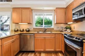 Craftsman Kitchen With Red Oak Natural Solid Hardwood Flooring 5 In X 7 In Tahoe Granite Countertop Kitchen Design Kitchen Remodel Kitchen Design Decor