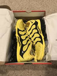 Black And Gold Vapormax Plus On Feet Brand New In Box Mens Nike Air Vapormax Plus 9 5 Opti Yellow Black Bumblebee Nike Air Vapormax Mens Nike Air Nike Casual Shoes