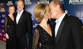 Kelsey grammer isn't holding back in the war of words with his former wife. Kelsey Grammer 64 Locks Lips With Wife Kayte Walsh 38 During Opening Night Of Man Of La Mancha Daily Mail Online