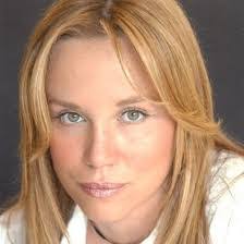 Kari Whitman's Instagram, Twitter & Facebook