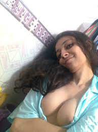 Beautiful Indian Desi Girl Seductive Tits Flash 