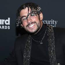 Bad bunny is a trap and reggaetón singer who made himself known in 2016 and who, until now, has a career that is on the rise. Who Is Bad Bunny Dating Meet Girlfriend Gabriela Berlingeri