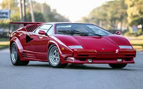 Once again, designer marcello gandini managed to draw a fascinating, unconventional car that left everybody speechless. Lamborghini Countach 25th Anniversario Guide History