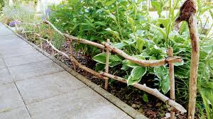 Beeteinfassung Zaun Aus Schwemmholz Beeteinfassung Schwemmholz Garten