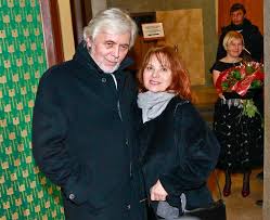 Režisérka lenka kny začala natáčet romanci. Rakovina Touha Po Velke Rodine Laska Se Zadanym Muzem Libuska Safrankova Byla Zenou Mnoha Tvari Expres Cz