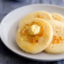 Making Crumpets Is So Easy With This Easy English Crumpet Recipe You Ll Be Drinking Tea And Nibbling Crumpets At Break Crumpet Recipe Recipes English Crumpets