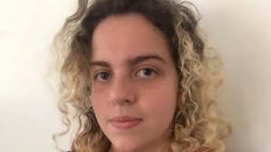 Aos 20 anos, filha de Fernanda Young diz que nunca namorou e fala da  saudade da mãe: 'Dói pra caramba'