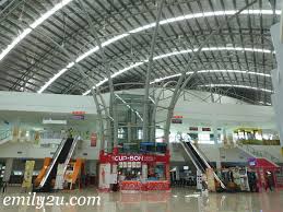 Perhatikan karet yang ada pada mulut. Terminal Amanjaya From Emily To You