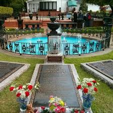 Check spelling or type a new query. Fotos Bei Graceland Meditation Garden And Cemetery 3 Tipps