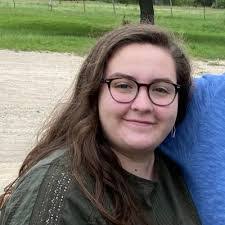 Amanda Perales's Instagram, Twitter & Facebook