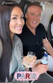 Lee Kemp's Instagram, Twitter & Facebook