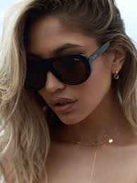 Solo algunos☝🏼de nuestro estilos disponibles YA!🙀 Justo a tiempo para  arrancar el verano👙luciendo chic, con unas 🕶”new shades”🕶 de  #lushbybecky, contamos con sobre 70🤭estilos QUAY AUSTRALIA🤩 disponibles  al momento!🤭😍Envios📦📫 GRATIS💌 a toda