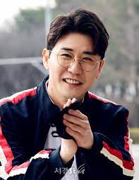 꼰대라떼~ 손바닥에 크게 적으시고 광고 촬영~ 한지은 영탁. ë¯¸ìŠ¤í„°íŠ¸ë¡¯ ì˜íƒ í›ˆí›ˆí•œ ì¸ì‚¬