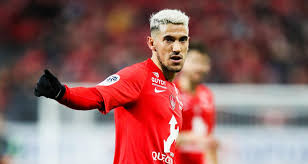 Steve mounié, irvin cardona, gaëtan charbonnier, jérémy le douaron. Brest Gaetan Belaud Aucun Probleme Pour Baisser Nos Salaires