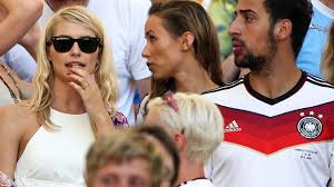 Kevin trapp ist mit model izabel goulart liiert. Wm 2014 Spielerfrauen Fiebern Mit Bei Deutschland Frankreich Fussball