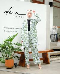 Selamat datang di grosir baju murah bmgshop! Harga Promo Royal One Set Pajamas Modern Hits Casual Style Cewek Remaja Satu Set Cardigan Dan Celana Bahan Rayon Dingin Motif Corak Terbaru Bisa