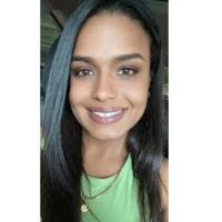 Sheena Barry's Instagram, Twitter & Facebook