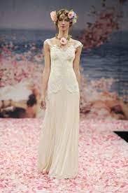 Maybe you would like to learn more about one of these? Abiti Da Sposa Hippie I Modelli Ispirati Agli Anni 70 Abiti Da Sposa Chic Abiti Da Sposa Hippie Abito Da Sposa Boho