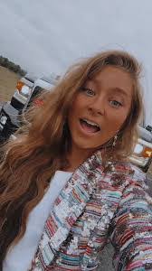 Kat Boyd's Instagram, Twitter & Facebook