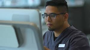 Holly Mosby's Instagram, Twitter & Facebook