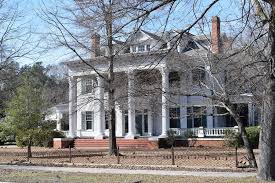 308 S Main St Red Springs Nc 28377 Zillow Red Springs Victorian Homes Beautiful Homes