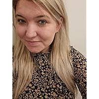 Polly Ho's Instagram, Twitter & Facebook