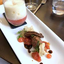 Bushcooks Kitchen Fine Dining In Munchen Bernd Arold Im Gesellschaftsraum Vornehm Speisen Fisch Und Fleisch Kaffeekirsche