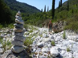 Voor deze gids zijn we onze volledige verzameling van wandelingen en routes in de taiyetos oros mountains nagegaan om jou de top 17 beste wandelroutes in de regio te presenteren. Muskelkater Inklusive Wandern Durch Die Viros Schlucht Abenteuer Unterwegs