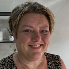 Lily Rowles at The Luxe Lab