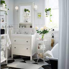 S'il est une pièce à chouchouter en matière de déco, c'est bien elle ! Petites Salles De Bains Ikea 6 Inspirations Qui Ont Tout Bon Salle De Bain Ikea Deco Salle De Bain Salle De Bain Retro