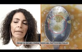 Vermi nel piatto a Settimo Torinese: la Procura ha aperto un'inchiesta