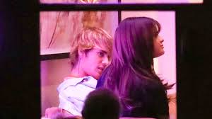 Selena gomez has been living her best life this summer. Selena Gomez And Justin Bieber Got Dressed Up For Romantic Valentine S Day Dinner In Los Angeles Teen Vogue