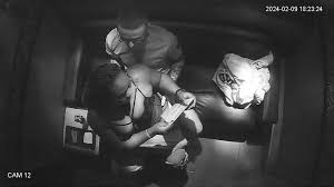 IPCAM Strip Club Patron gets hummer in VIP room - ThisVid.com