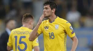 Born 27 november 1995) is a ukrainian professional footballer who plays as a striker for belgian club gent and the ukraine national team Yaremchuk Sravnyalsya S Devichem I Kalinichenko Po Golam Za Sbornuyu Isport Ua