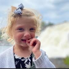 Kerry Dow's Instagram, Twitter & Facebook