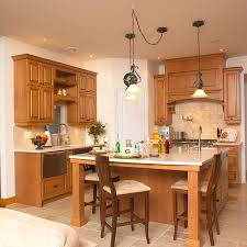 Cuisines Beauregard Cuisine Realisation 170 Cuisine Classique En Bois Massif Et Comptoir De Quartz Home Decor Home Kitchen