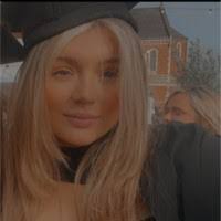 Lottie Harris's Instagram, Twitter & Facebook