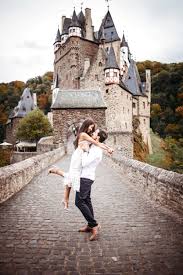 Wie kommt man zum schloss neuschwanstein? Burg Eltz Hochzeit Burg Burg Fotoideen